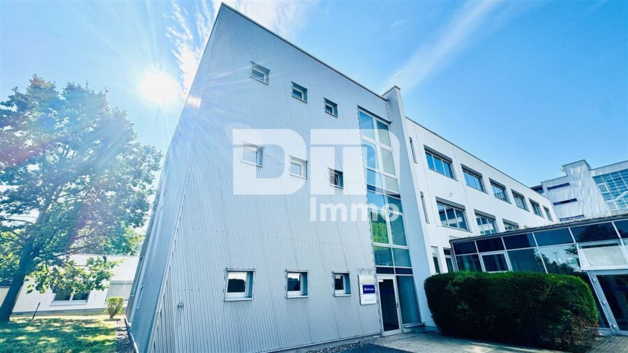 Repräsentative, belüftete Büroetage mit flexibler Raumgestaltung in Kassel-Waldau - Titel Haupteingang